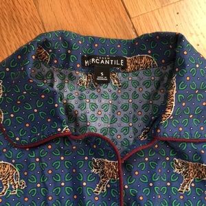 J Crew button up 🐅🍃